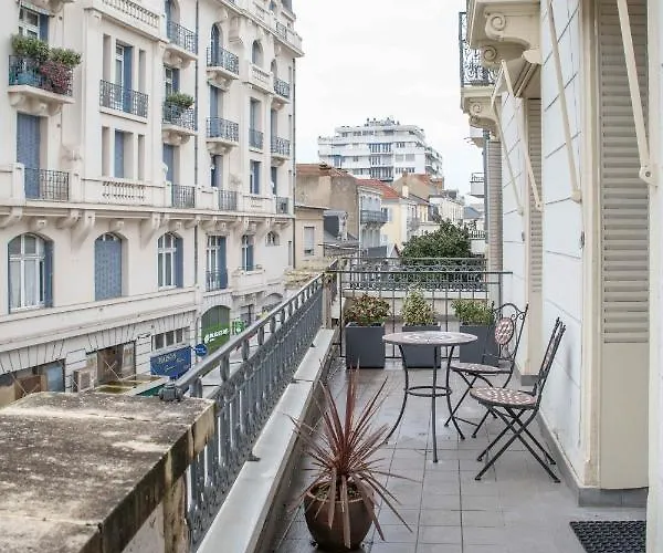 Design La Petite Europe - Ideal Curistes * Виши