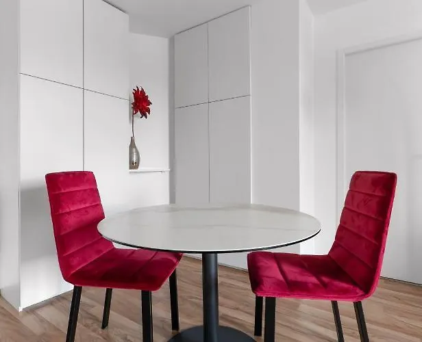 Design La Petite Europe - Ideal Curistes Виши