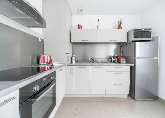 Design La Petite Europe - Ideal Curistes Виши